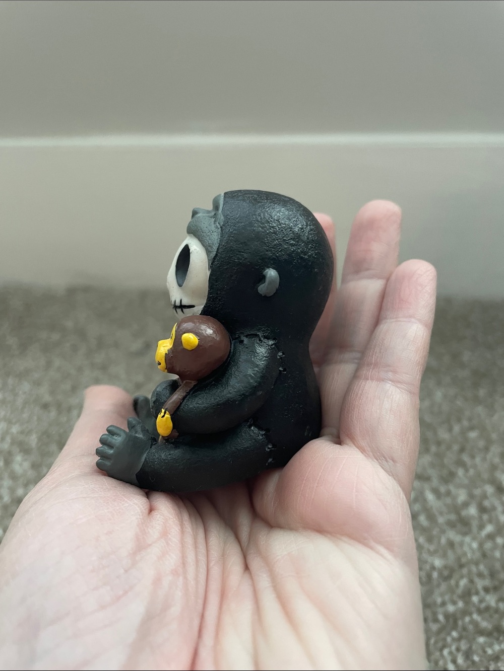 Furrybones Skeleton in Gorilla Costume Figurine - Picture 5 of 7